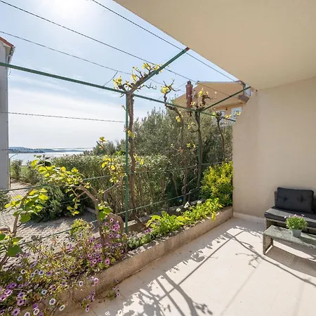 Tedoris Appartement Srima