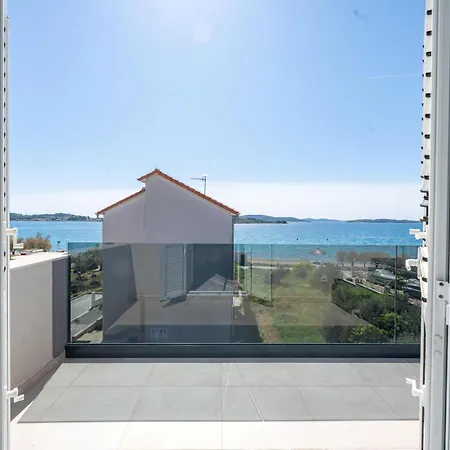 Tedoris Appartement Srima