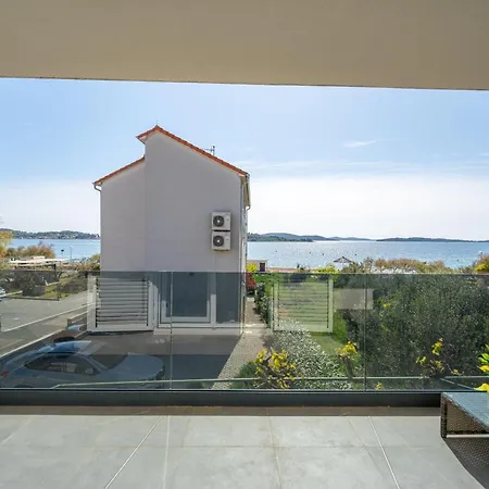 Tedoris Appartement Srima