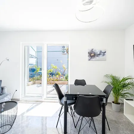 Tedoris Διαμέρισμα Srima