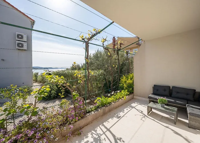 Tedoris Appartement Srima