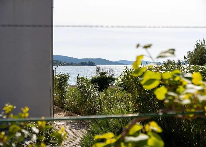 Tedoris Apartment Srima