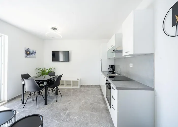 Apartment Tedoris Srima